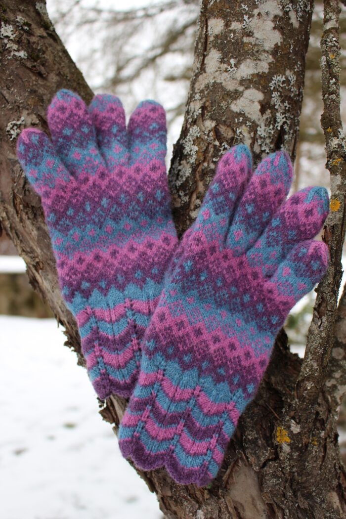 #230: Finely Knitted Estonian Lady's Gloves in Pink Purple and Periwinkle Lacy Cuffs - Image 3