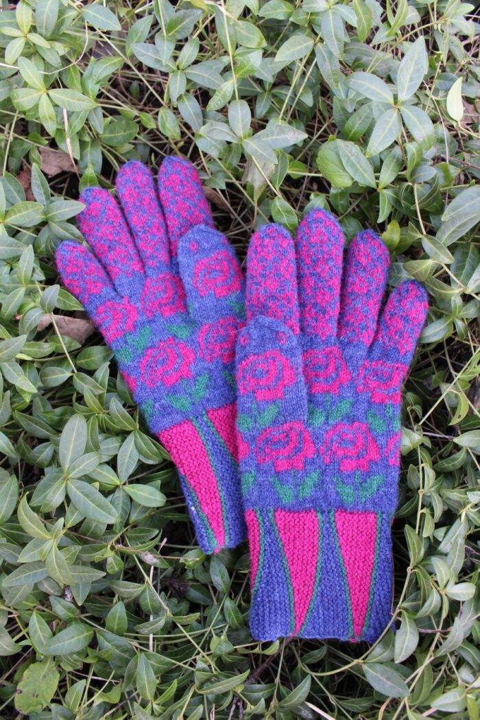 #233: Finely Knitted Seto Estonian Gloves in Siberian Style on Navy Blue Dark Green Magenta