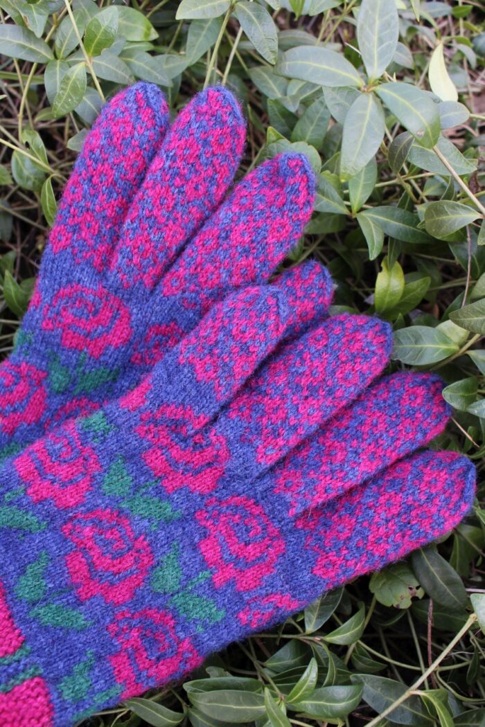 #233: Finely Knitted Seto Estonian Gloves in Siberian Style on Navy Blue Dark Green Magenta - Image 4