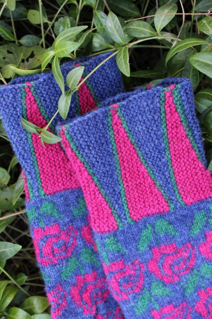 #233: Finely Knitted Seto Estonian Gloves in Siberian Style on Navy Blue Dark Green Magenta - Image 2