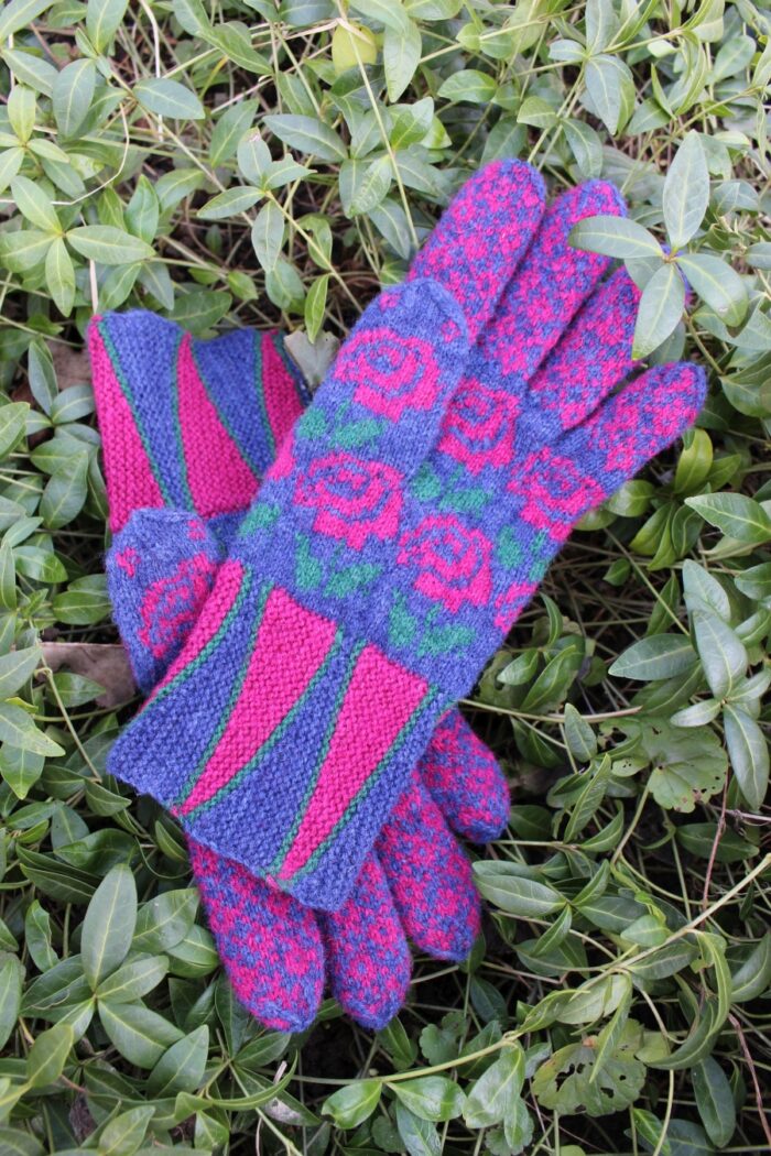 #233: Finely Knitted Seto Estonian Gloves in Siberian Style on Navy Blue Dark Green Magenta - Image 11