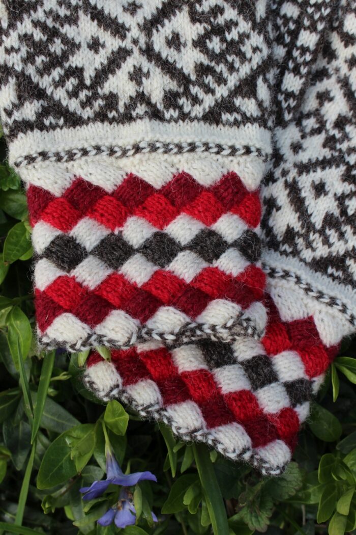 #235: Finely Knitted Estonian Gloves in Kihnu Style with Corn Flower Motif Entrelac Cuffs Natural Yarns - Image 10