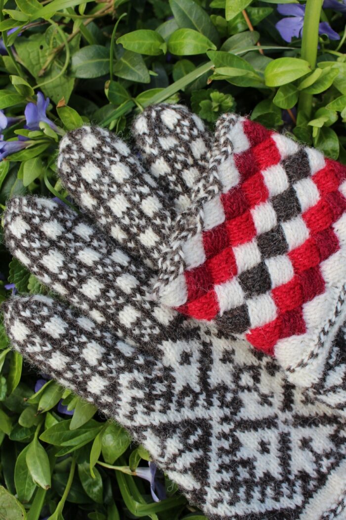 #235: Finely Knitted Estonian Gloves in Kihnu Style with Corn Flower Motif Entrelac Cuffs Natural Yarns - Image 4