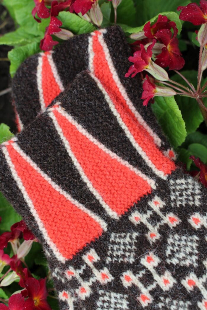 #236: Finely Knitted Estonian Lady's Gloves in Rapla Style Powerful Looped Square Motifs Natural Brown Sheep Color Triangular Cuffs - Image 6
