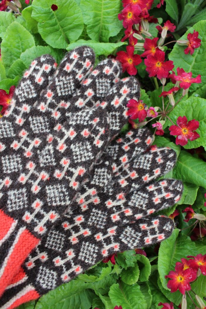 #236: Finely Knitted Estonian Lady's Gloves in Rapla Style Powerful Looped Square Motifs Natural Brown Sheep Color Triangular Cuffs