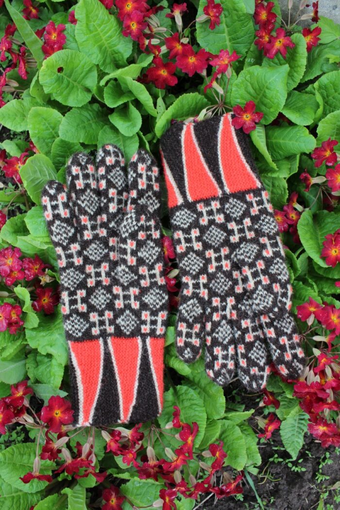 #236: Finely Knitted Estonian Lady's Gloves in Rapla Style Powerful Looped Square Motifs Natural Brown Sheep Color Triangular Cuffs - Image 11