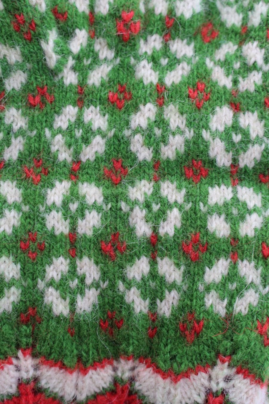 #263: Finely Knitted Estonian Lady's Gloves in Paistu Style Mulgi Region in Green White Red Strawberry Bloom Pattern - Image 4