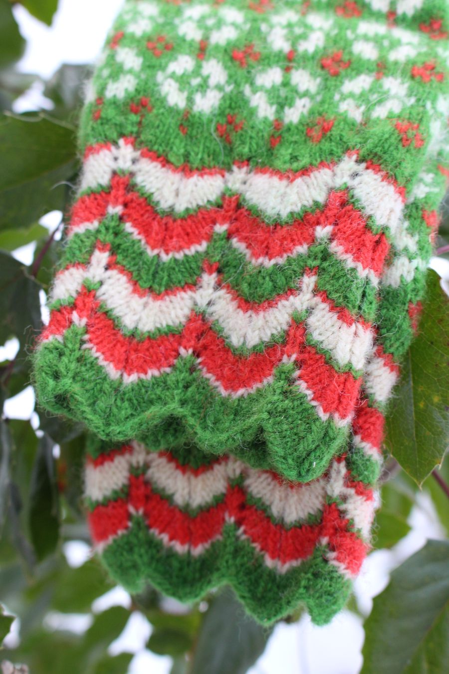 #263: Finely Knitted Estonian Lady's Gloves in Paistu Style Mulgi Region in Green White Red Strawberry Bloom Pattern - Image 10