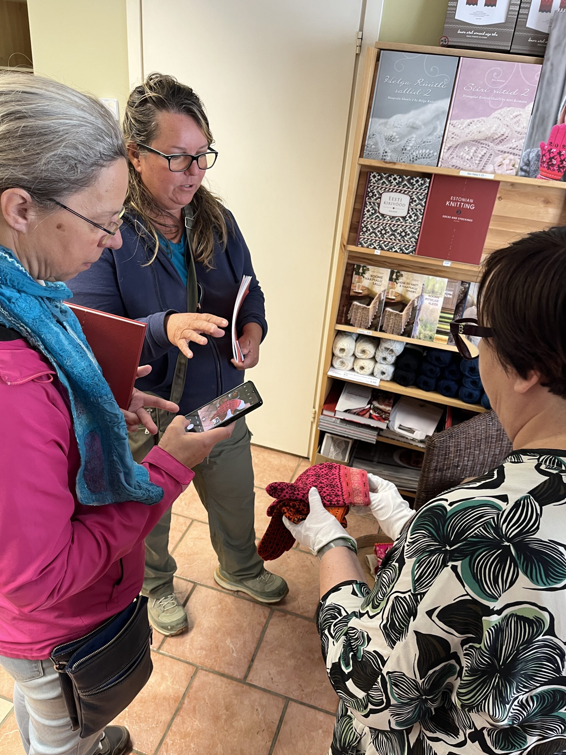 #283: A Fiber Artist Retreat - A Wool Study Tour of Estonian Mills, Farms, Crafters - double room - Image 11